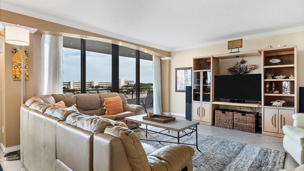 Anchorage Resort 3 Bedroom Luxury Condo w Balcony, Pool Table, Near Beach 0891