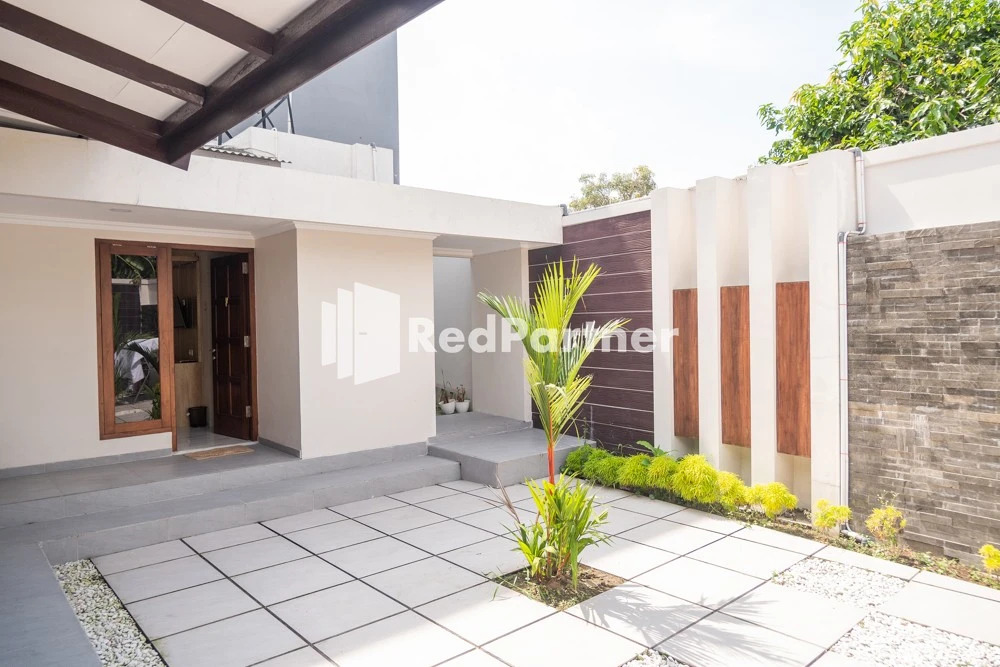 Guest House B Fren Syariah Near JIH Yogyakarta RedPartner
