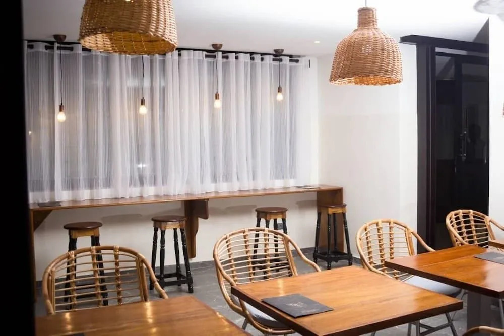 Elogia Hotel