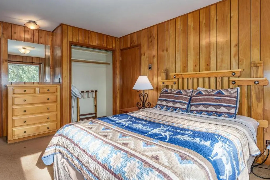 Hutchings Cabin & Apt