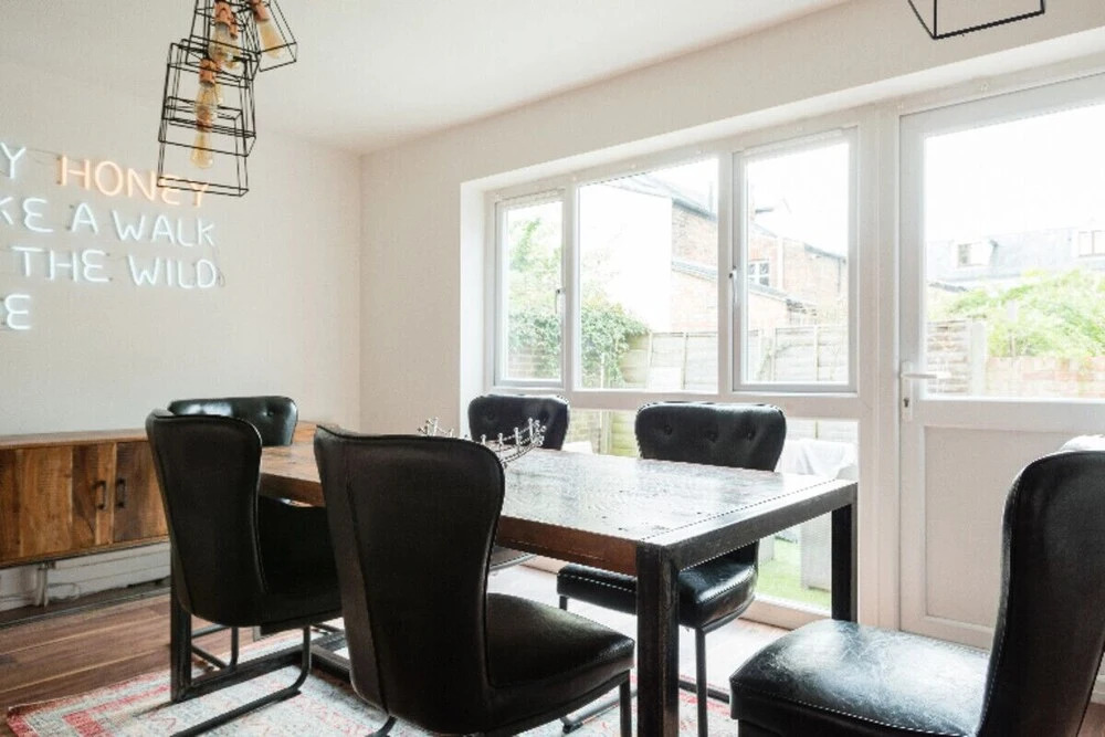 The Jericho Terrace House - 2BD + Parking