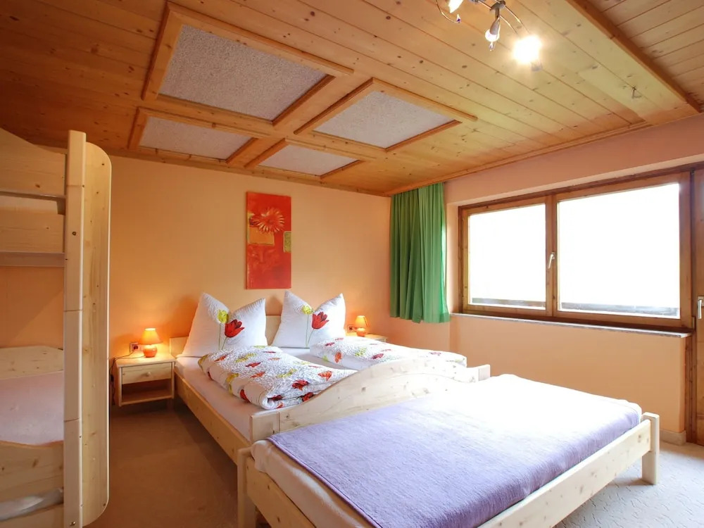 Cozy Apartment in Neukirchen am Großvenediger near Ski Area