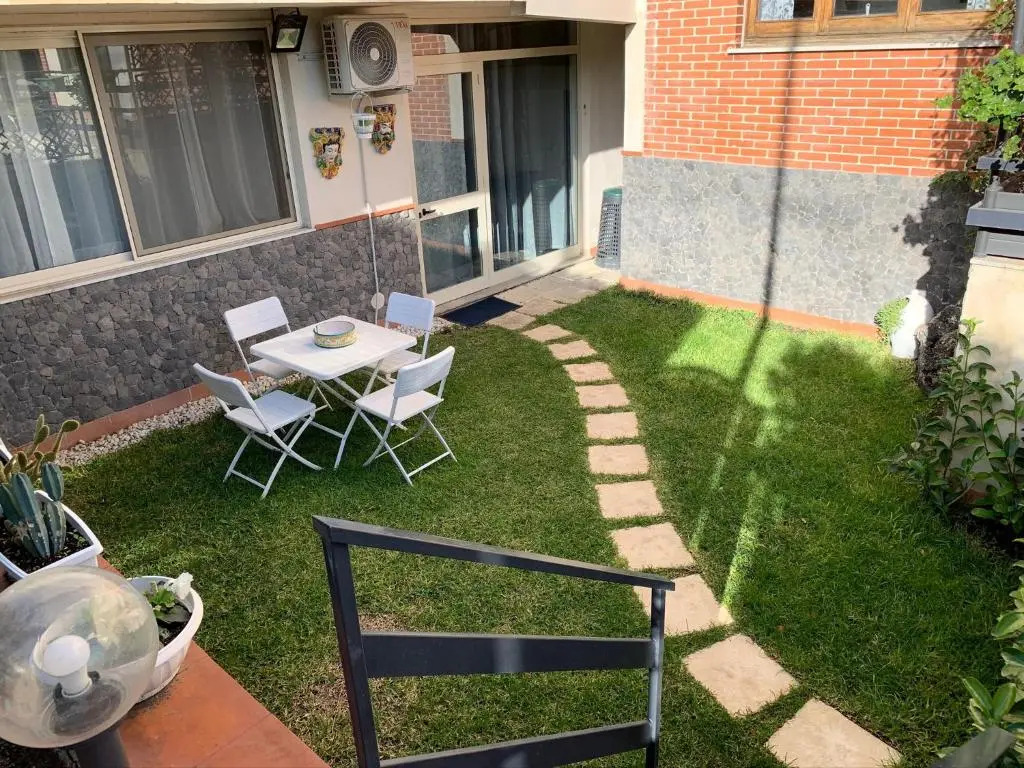 Etna Apartment Titani