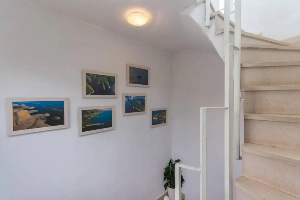 Flora three bedroom apartment. Near beach
