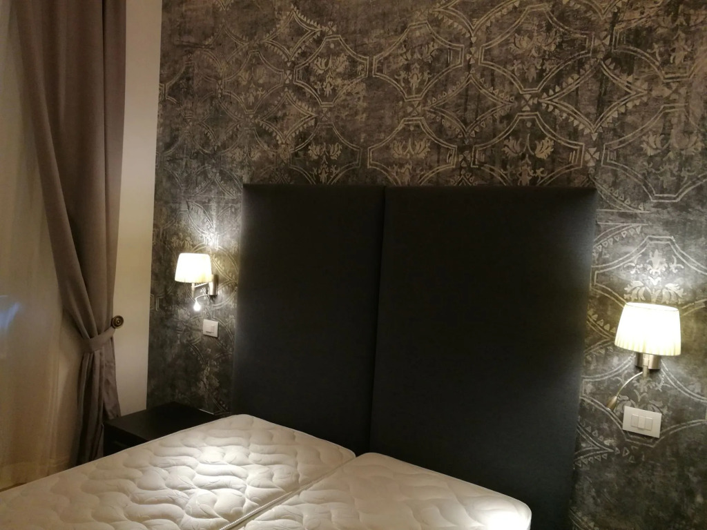 Daphne Guest Hause