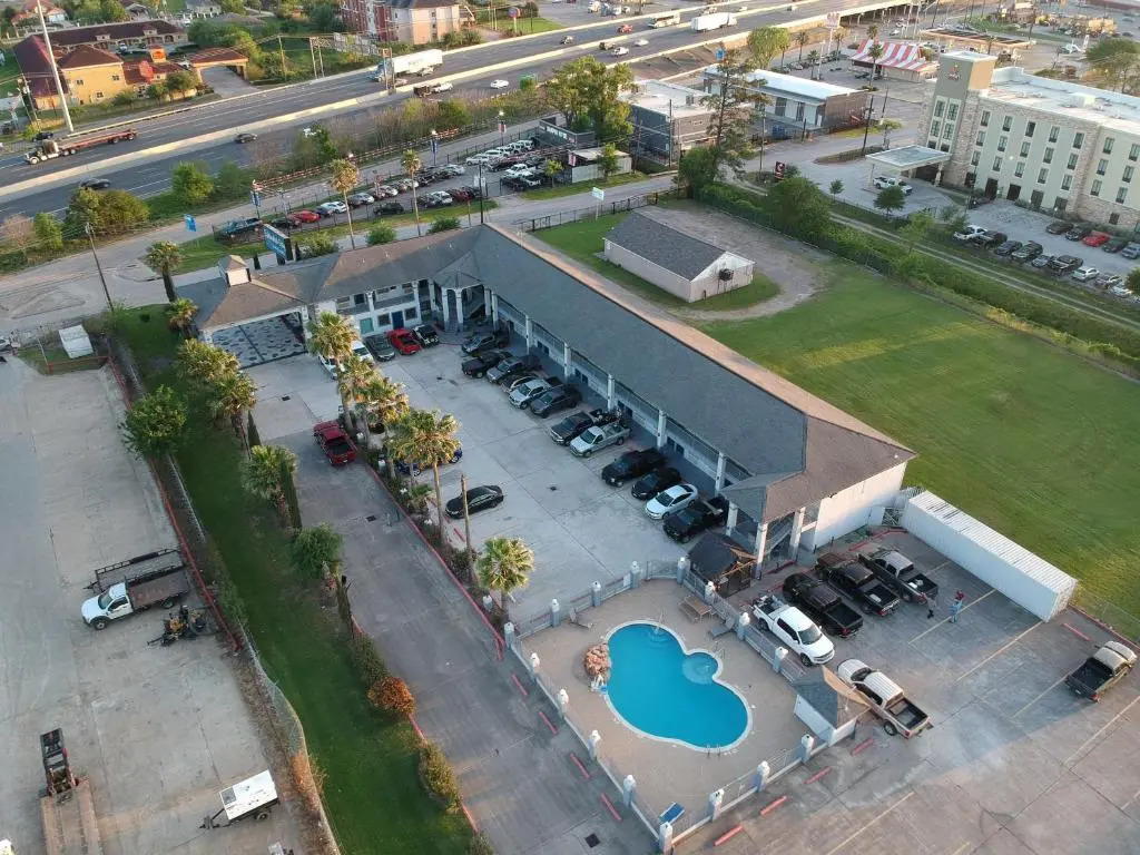 Sunrise Inn & Suites