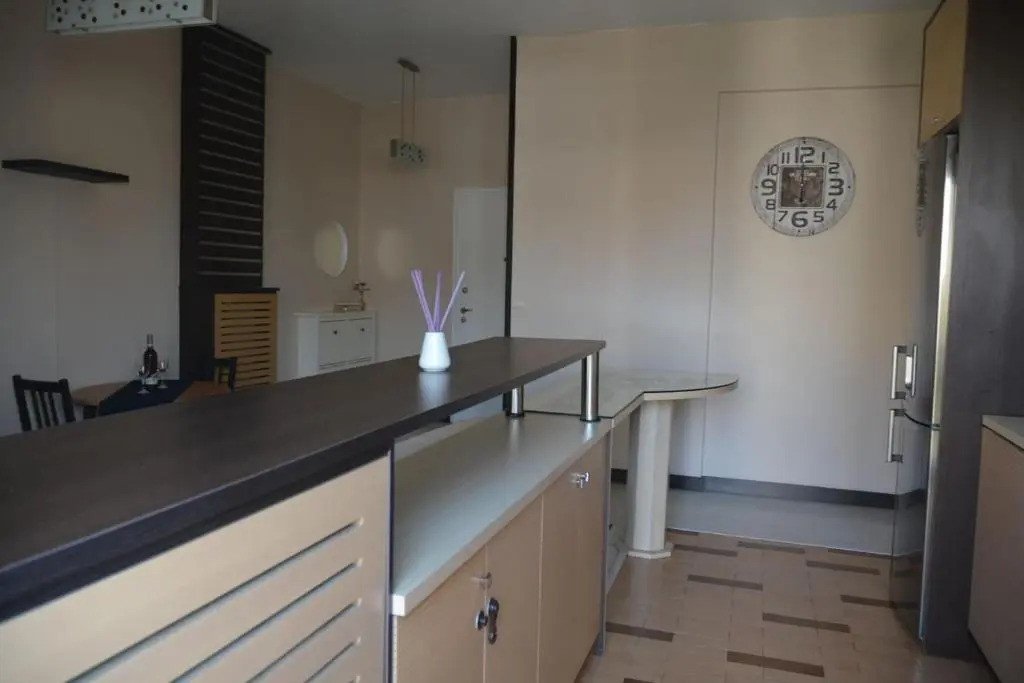 Modern apartment, 5΄ walk from central metro station