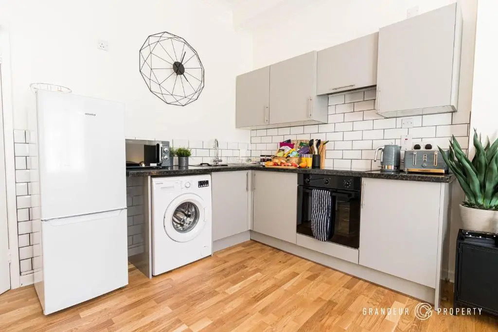 Idyllic 2 bedroom Apartment City Centre, Free Parking