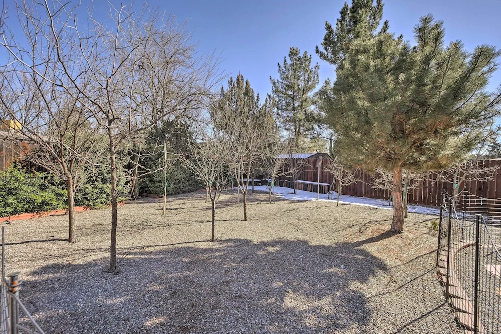 Private Hot Tub Pet-Friendly Home in Sedona!