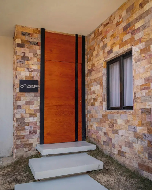 Golden Gates Residence