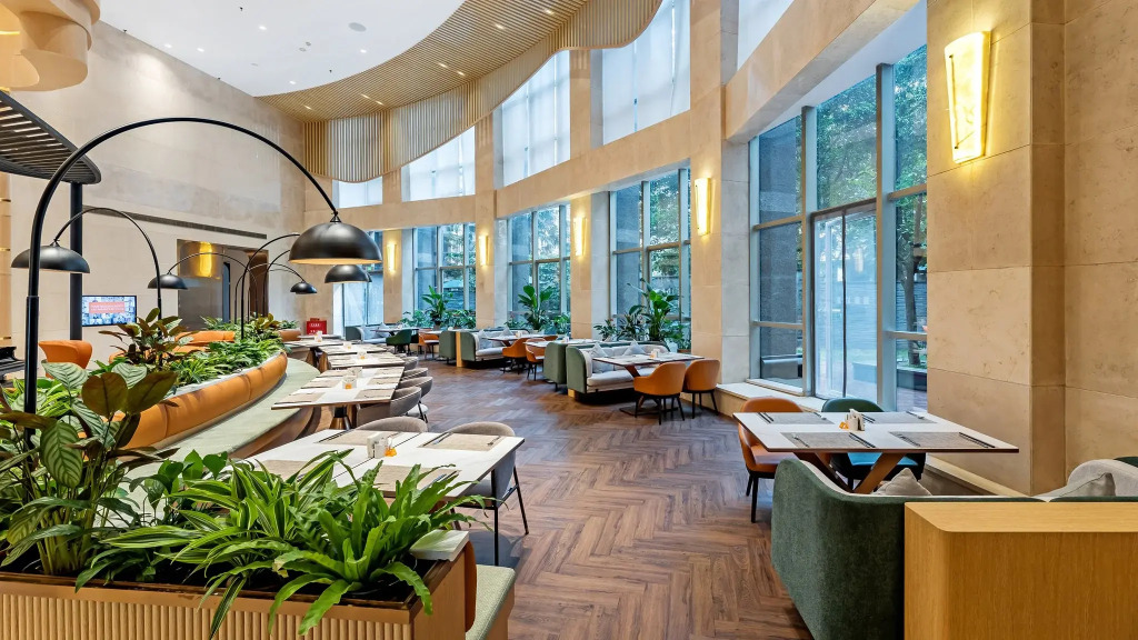 Holiday Inn Chongqing Guanyinqiao by IHG
