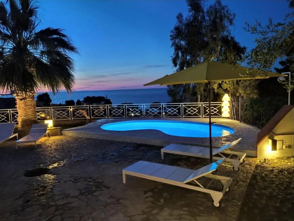 Villa By The Sea With Private Pool Near Palermo Num1