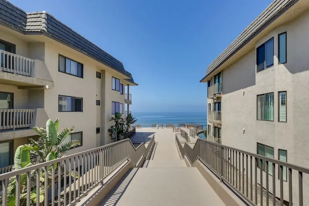 Solana Beach Condo w/ 4 Pools & Beach Access!