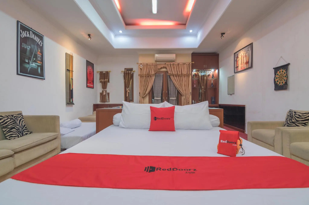 RedDoorz Syariah near Margahayu Raya