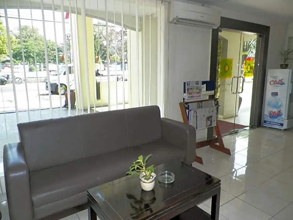RedDoorz Jalan Sriwijaya near Polda Jateng