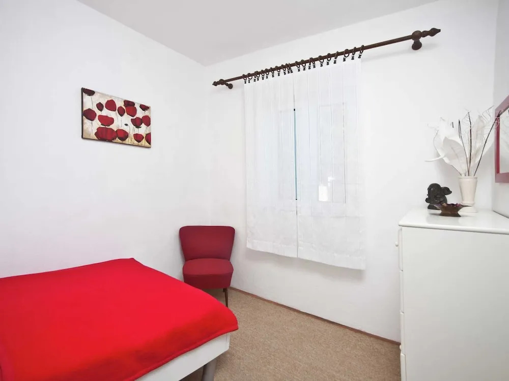 Holiday Home in Okrug Gornji Near the Sea