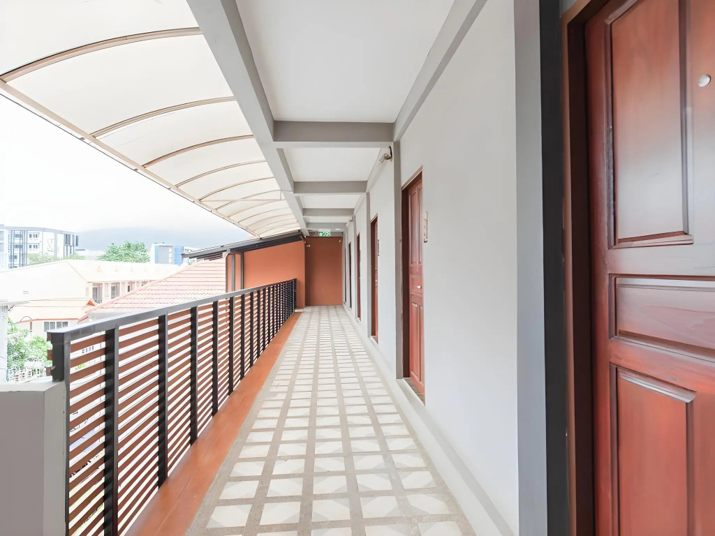 B2 Santitham (Wat Jed Yod) Boutique & Budget Hotel