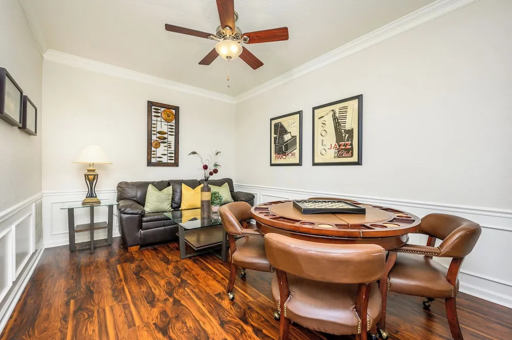 Epic Universe Premium Lake View Condo, Vista Cay - 1002
