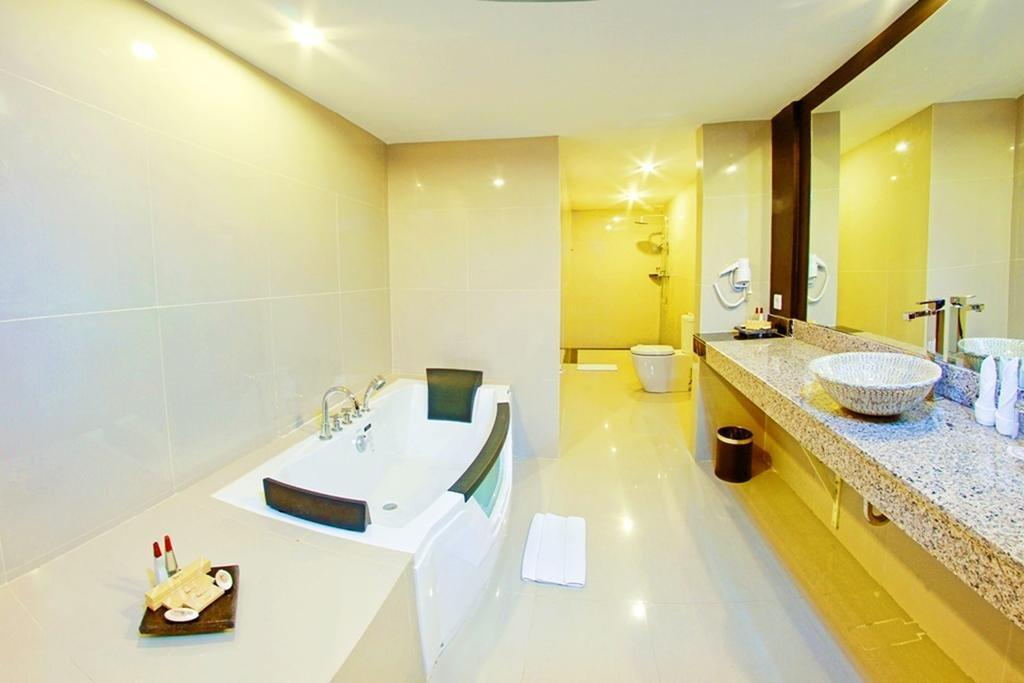 Grand Rocky Hotel Bukittinggi