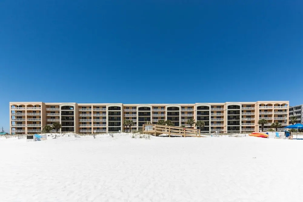New Listing! Lovely Azure W/ Gulf-front Pool 3 Bedroom Condo