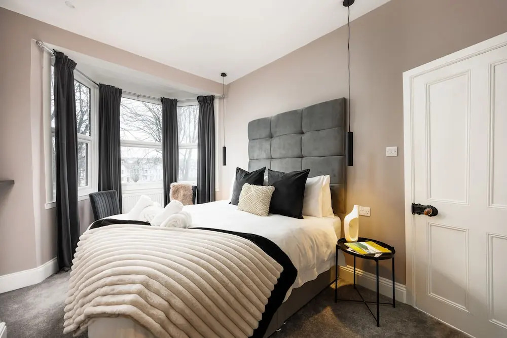 Beautiful 3 Bed House - Habita Property