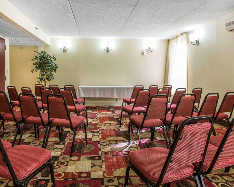 Comfort Inn & Suites East Hartford - Hartford