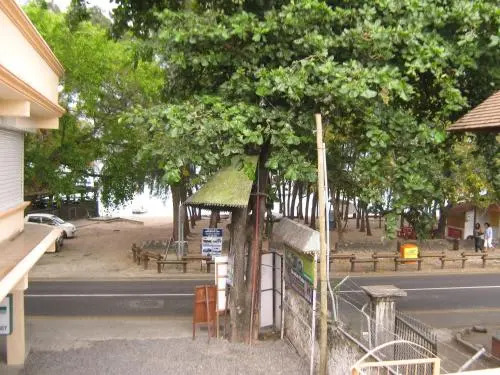 Ebrahim Flats - Grand Baie Beach