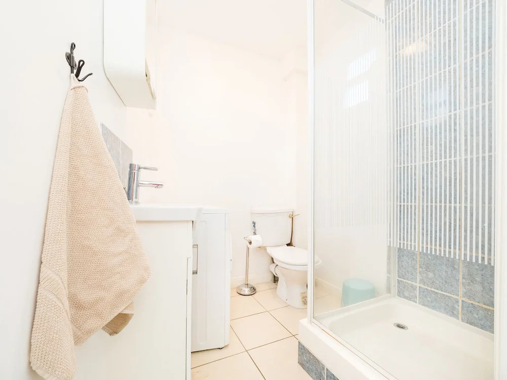 Top Floor Compact Apartment Notting Hill