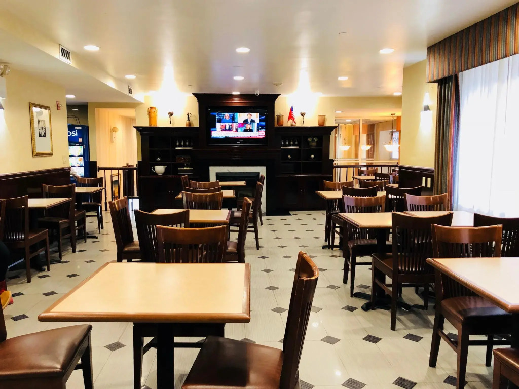 Queens County Inn and Suites Long Island City