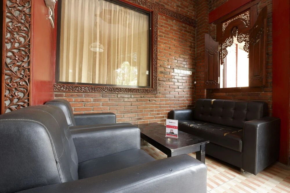 RedDoorz near GOR Manunggal Jati Majapahit