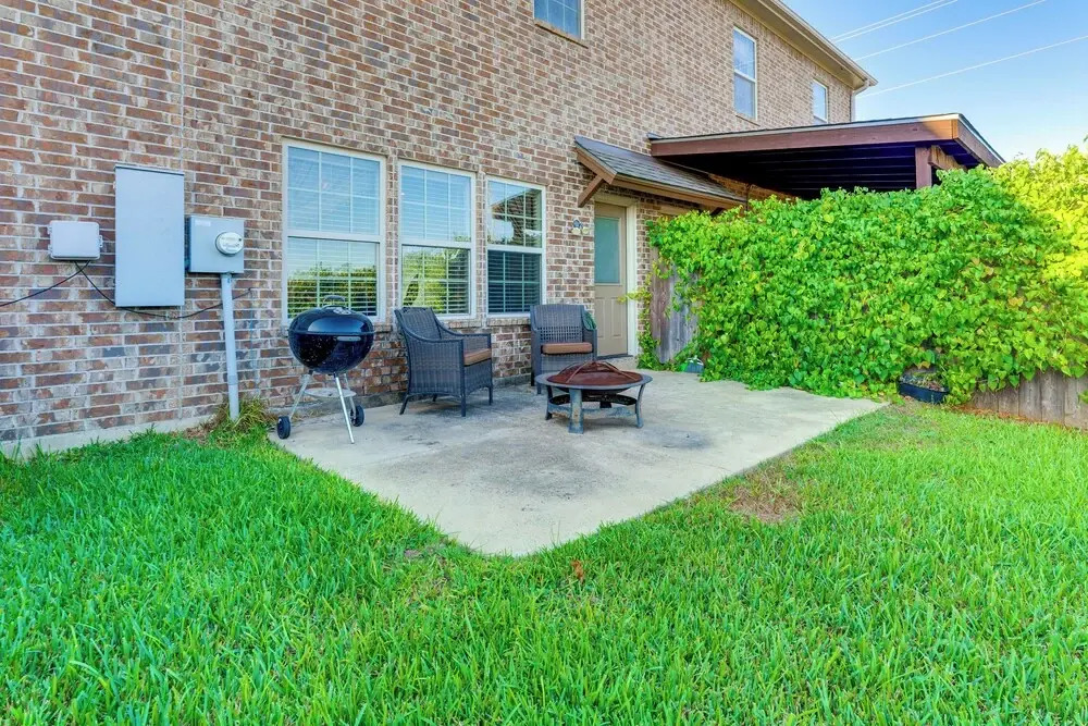 Spacious & Family-friendly! Tamu Townhome w/ Yard