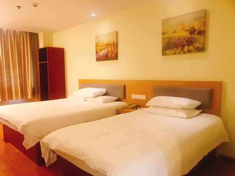 Jun Hotel Jiangsu Suzhou Kunshan Huaqiao Town Zhaofeng Road Metro Station