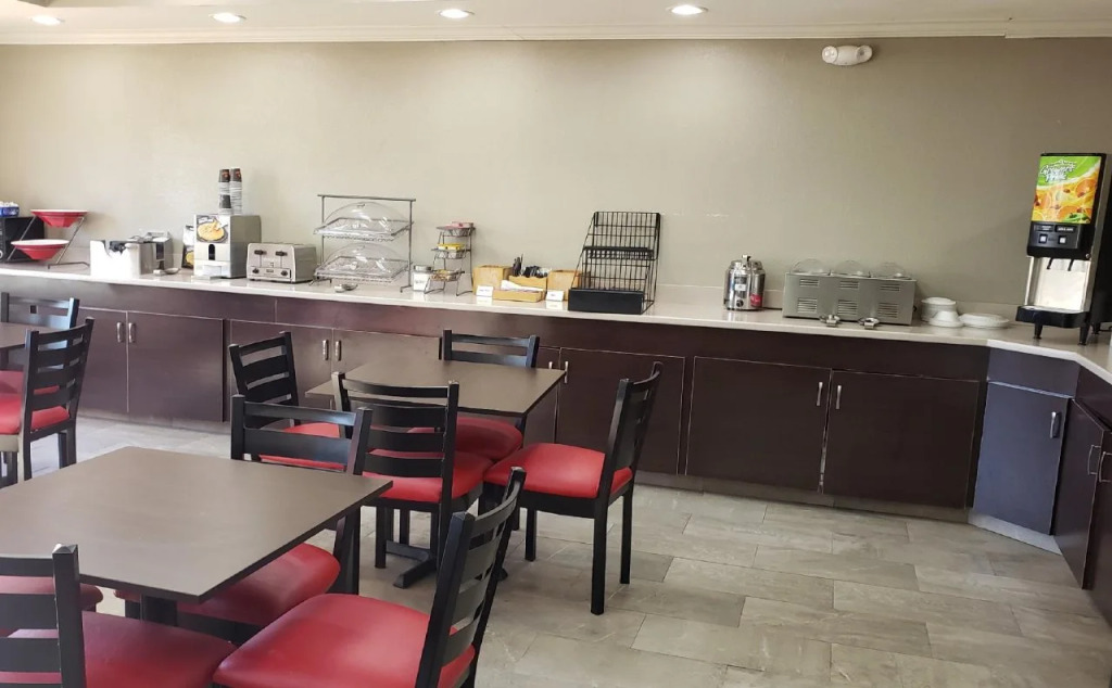 Red Roof Inn PLUS & Suites Vicksburg