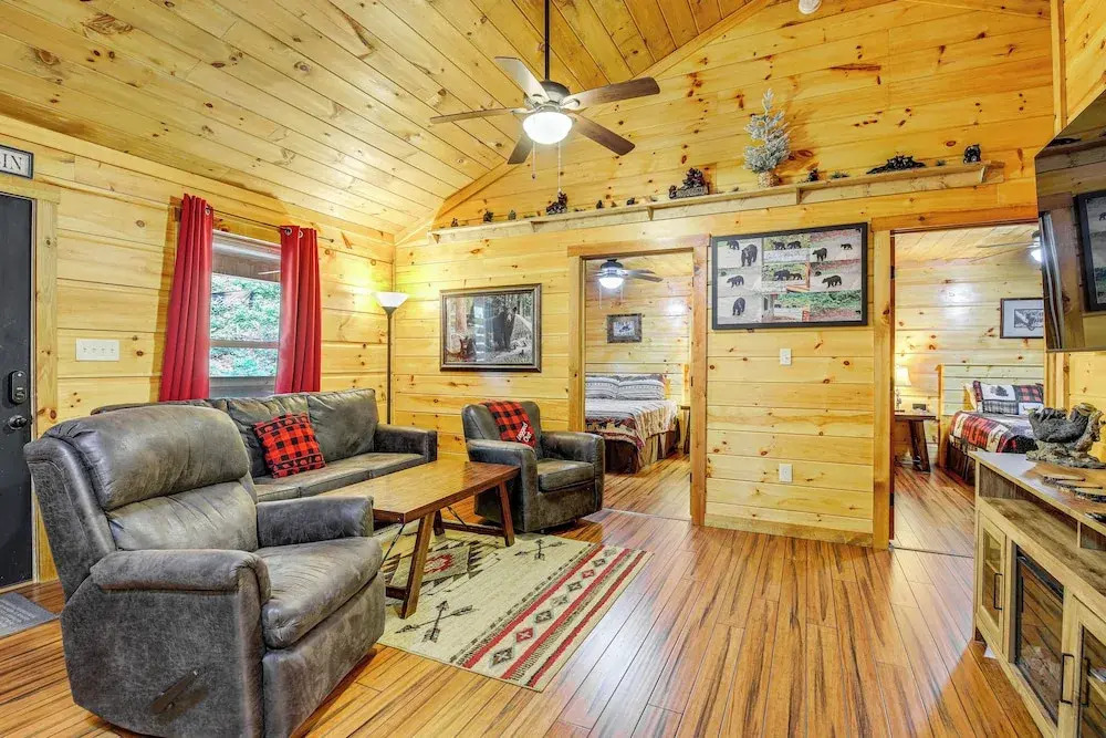 2 Mi to Dtwn Gatlinburg: 'crescent Claw Cabin!'