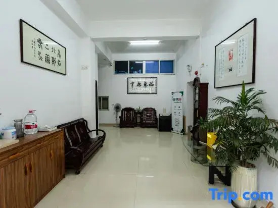 Wenzhou Luzhou Apartment (Lupu Huayuan Store)