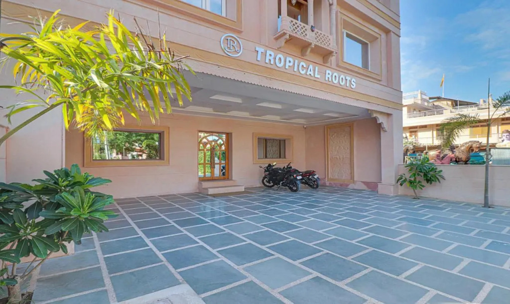 Treebo Royal Mirage, Bhoopatwala
