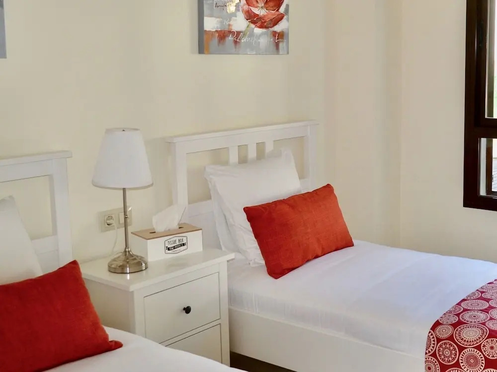 Luxury Apartment Surrounded by Several Golf Courses near Sea