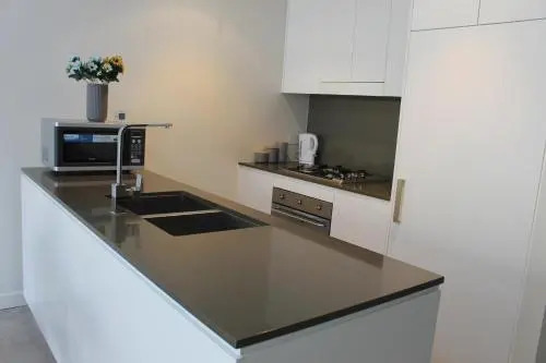 Exquisite Family Home +Parking, Close to CBD