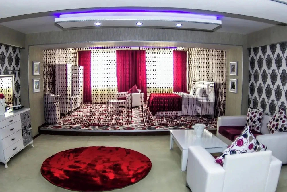 Golden Plaza Hotel