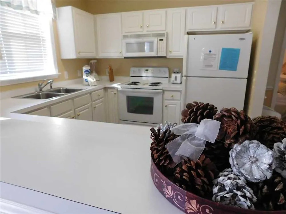 Arbor Trace #635 3 Bedroom Condo by RedAwning