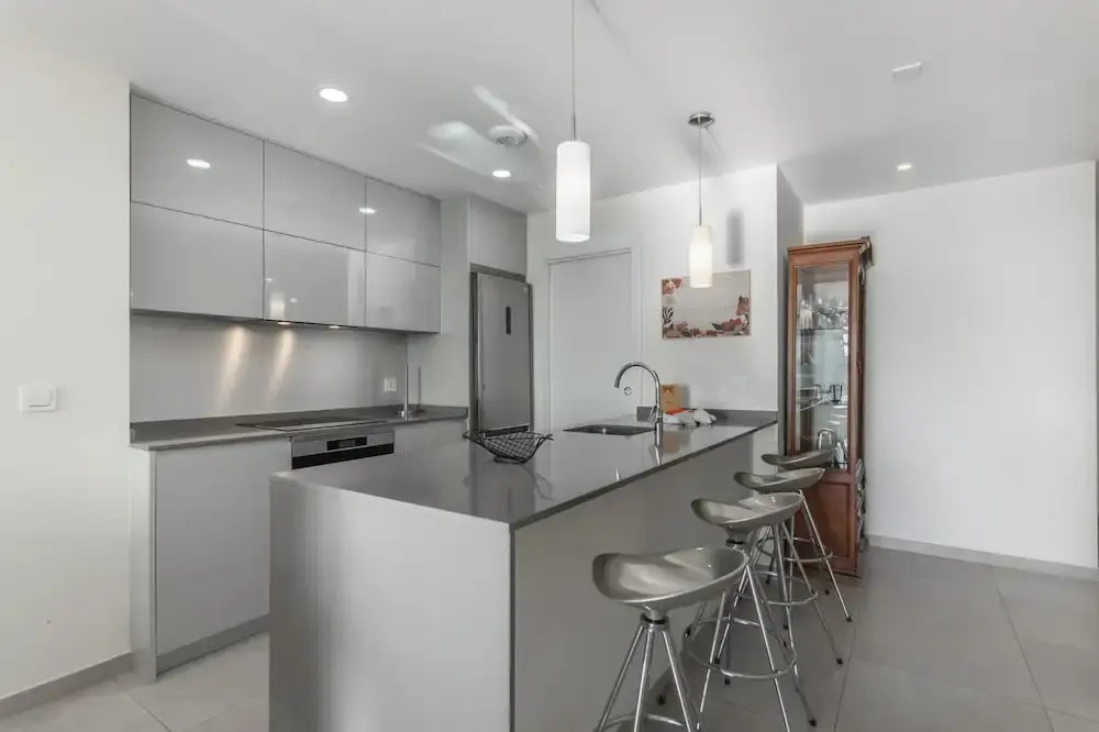 New Apartment With Sea Views