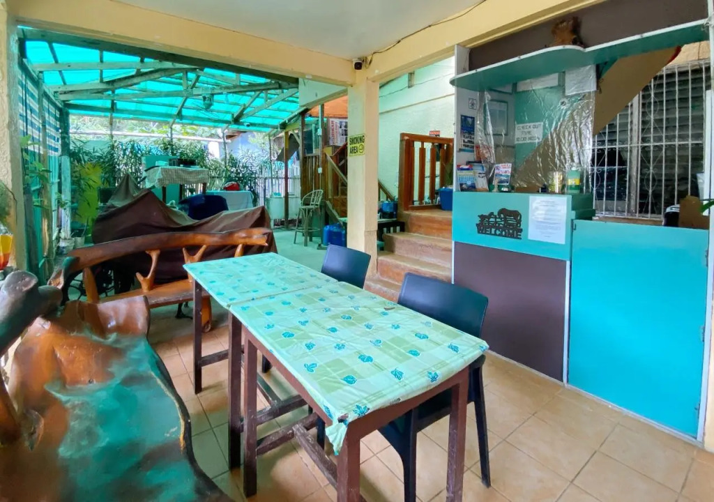 RedDoorz Hostel @ Bunakidz Lodge El Nido Palawan