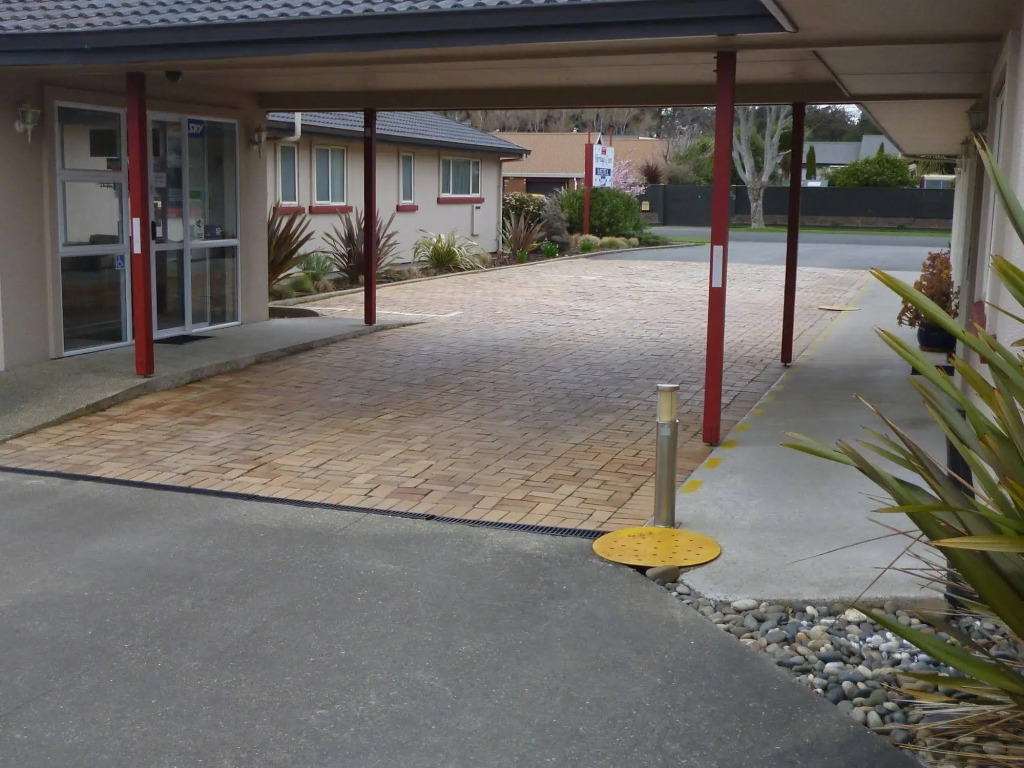Heritage Court Motel