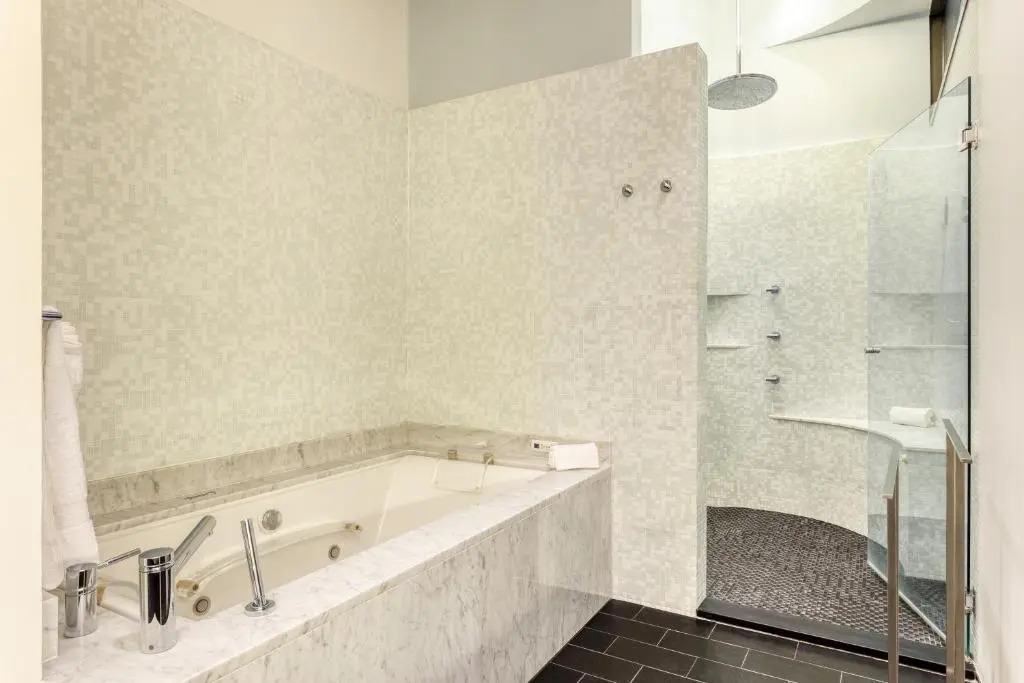 Paramount Place by Avantstay 4 Story Apartment in Heart of Austin w/ Movie Theatre
