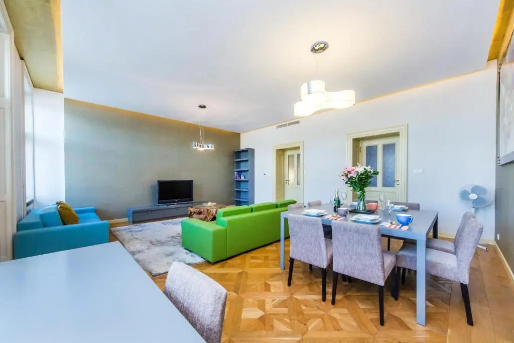 Bellevue Apartment