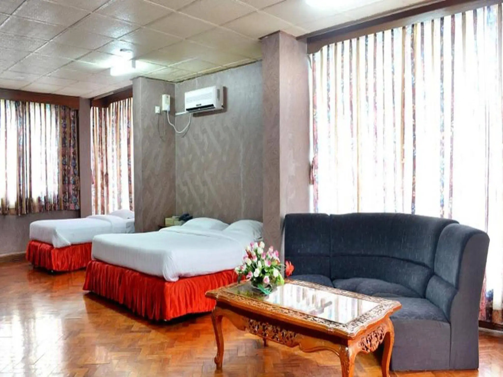 Excel Palace Hotel