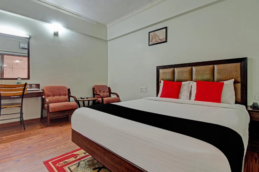 CAPITAL O75673 S K Suites