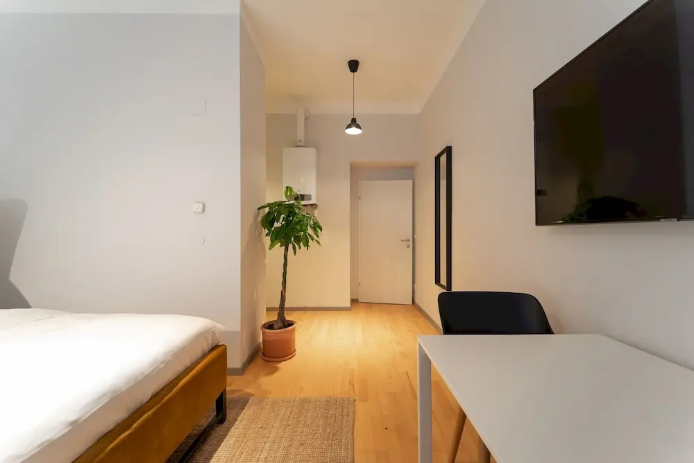 Modern Newly Refurbished Studio - Close TO Center