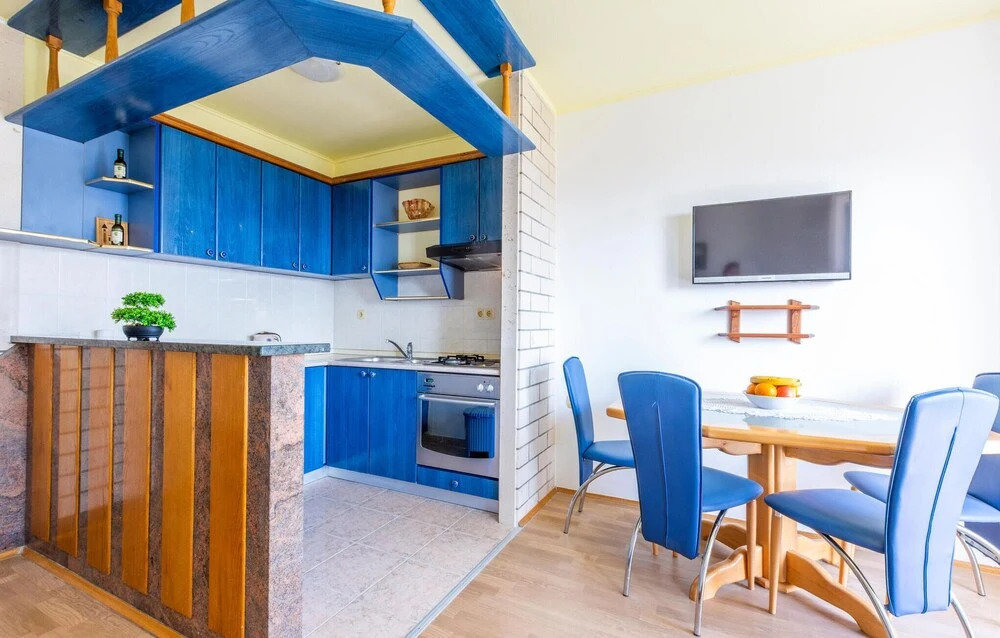 Nice Apartment in Duce With Wifi and 1 Bedrooms
