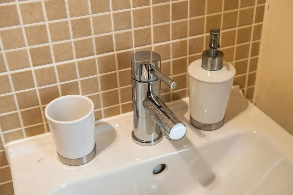 Bright 2Br Flat With Good Links To City Centre